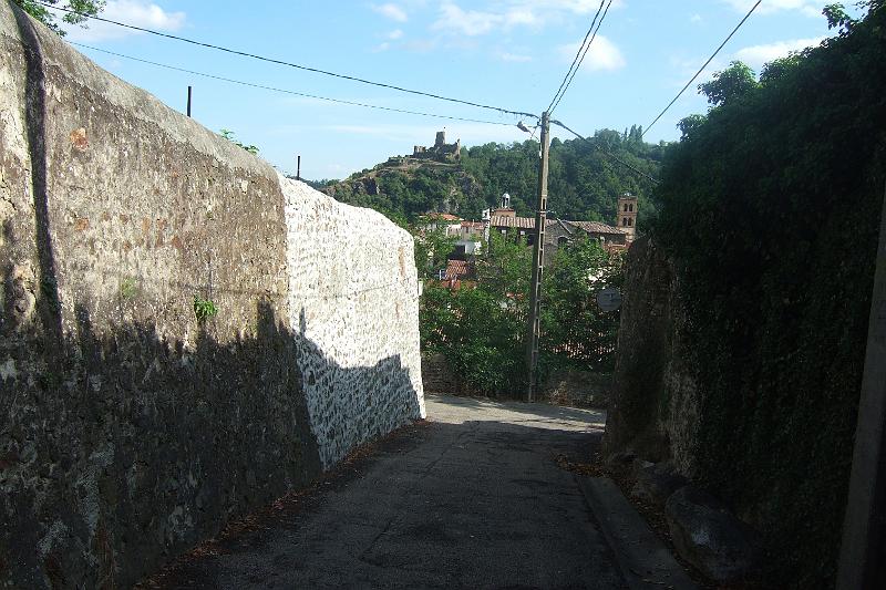 2011-05- (492).JPG - Blick zurück auf Vienne und Hausberg mit Schloss